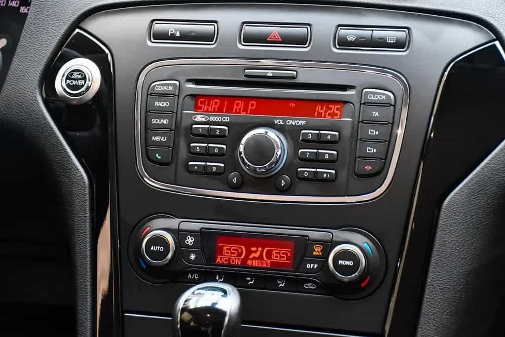 Ford Mondeo Lim. Titanium S 2.0 203 PS Automatik PDC 10/2012-photo-19