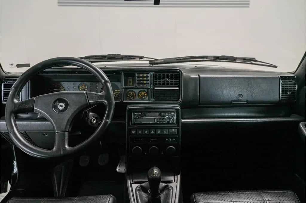 Lancia Delta HF Integrale Evo 1 M1089 01/1992-photo-1