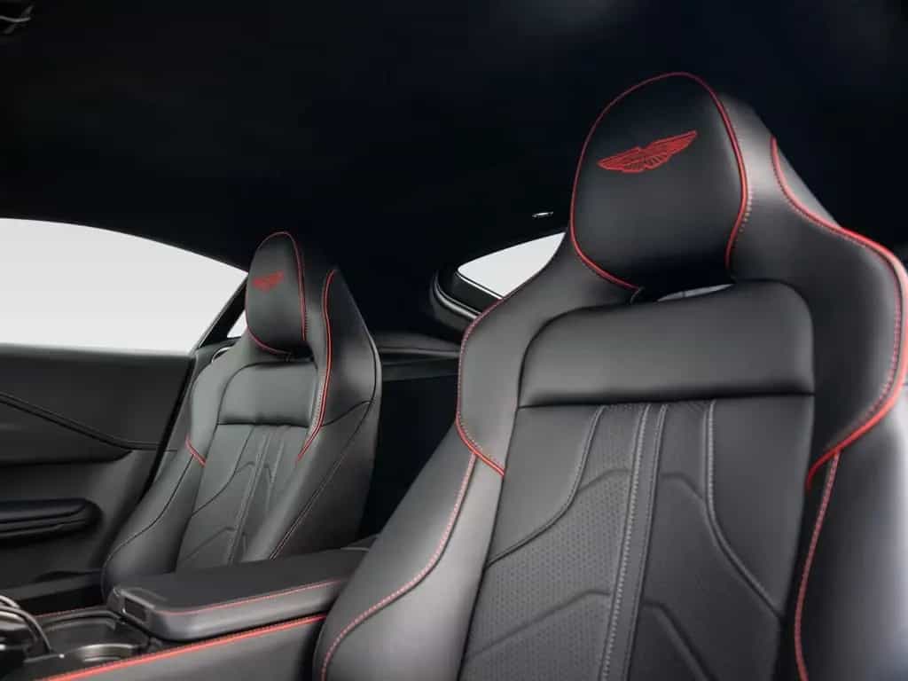 Aston Martin V8 Vantage | Signature Paint | Jewellery Pack 02/2026-photo-6