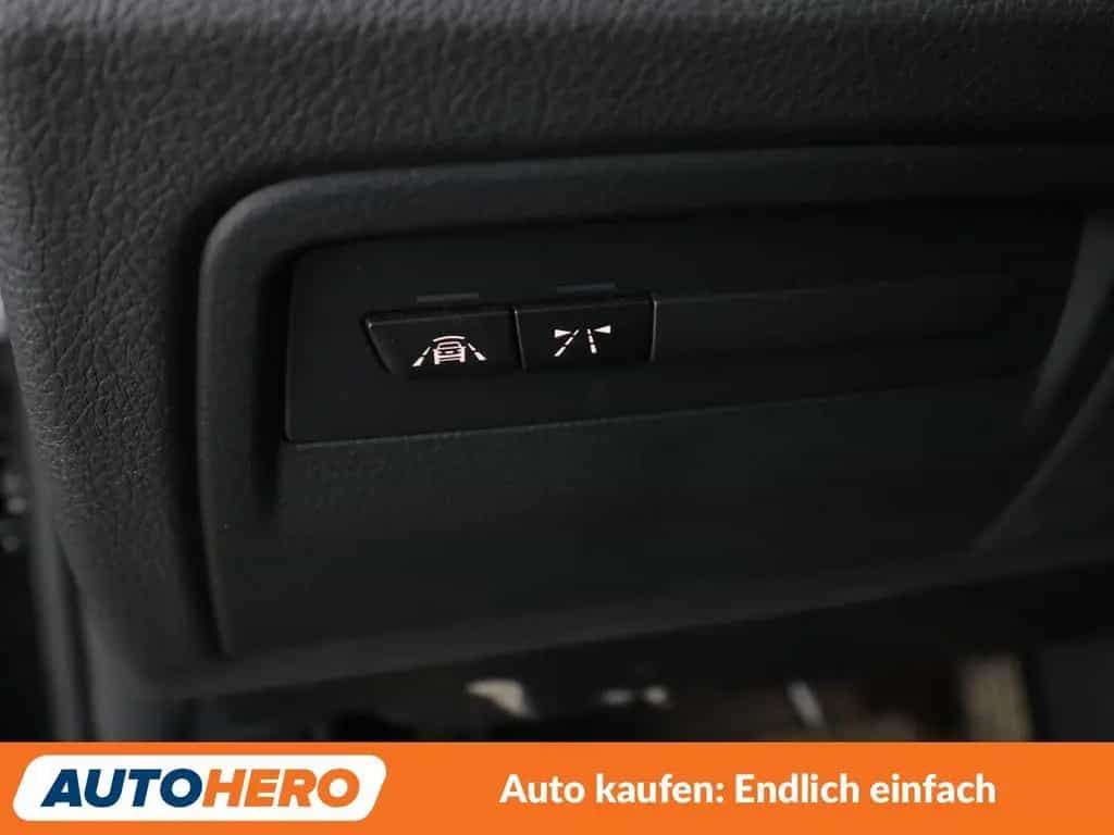 BMW 3 Series 320i M Sport Shadow Aut.*NAVI*LED*HUD*TEMPO*PDC* 01/2019-photo-28