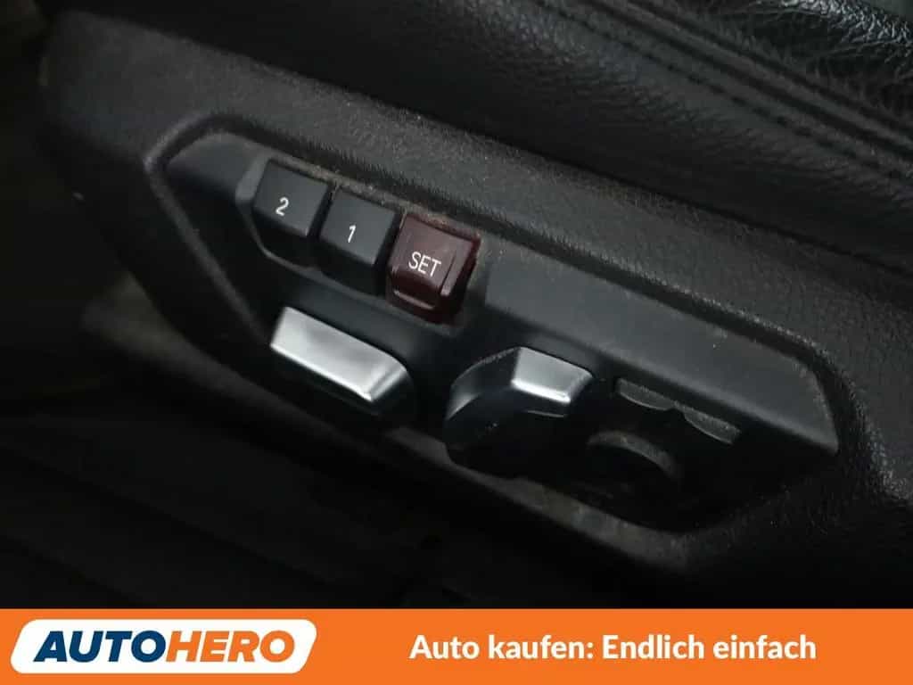 BMW 3 Series 320i M Sport Shadow Aut.*NAVI*LED*HUD*TEMPO*PDC* 01/2019-photo-30