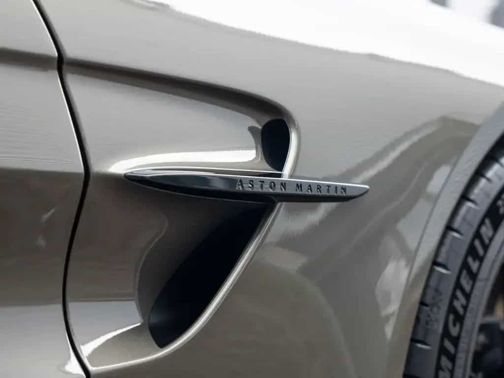 Aston Martin V8 Vantage | Carbon Trim | Jewellery Dark Satin 04/2026-photo-15