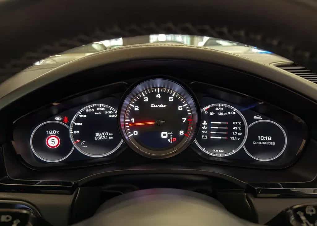 Porsche Cayenne Turbo MwSt.SportChrono PDCC PTV Burmeste 02/2018-photo-20