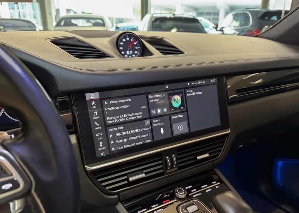 Porsche Cayenne Turbo MwSt.SportChrono PDCC PTV Burmeste 02/2018-photo-24