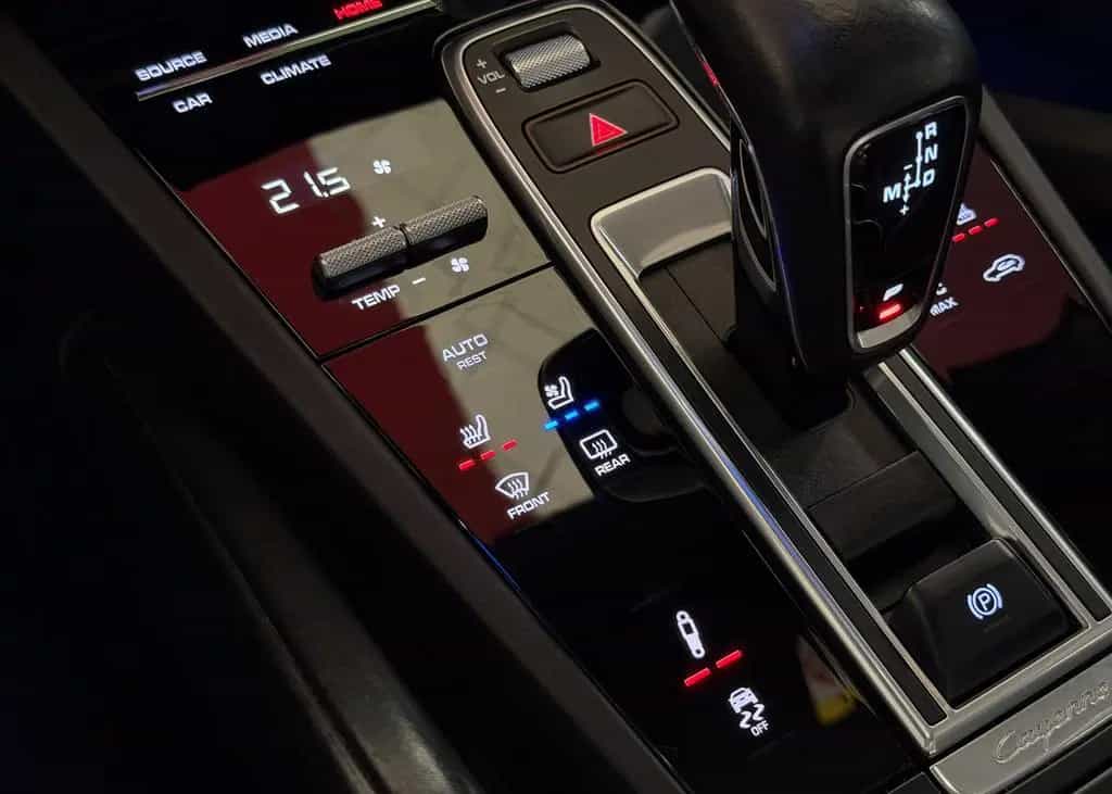 Porsche Cayenne Turbo MwSt.SportChrono PDCC PTV Burmeste 02/2018-photo-26