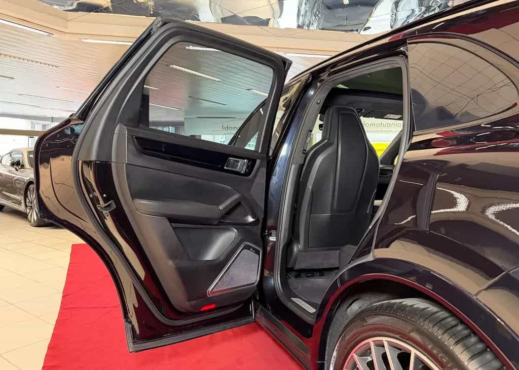 Porsche Cayenne Turbo MwSt.SportChrono PDCC PTV Burmeste 02/2018-photo-31