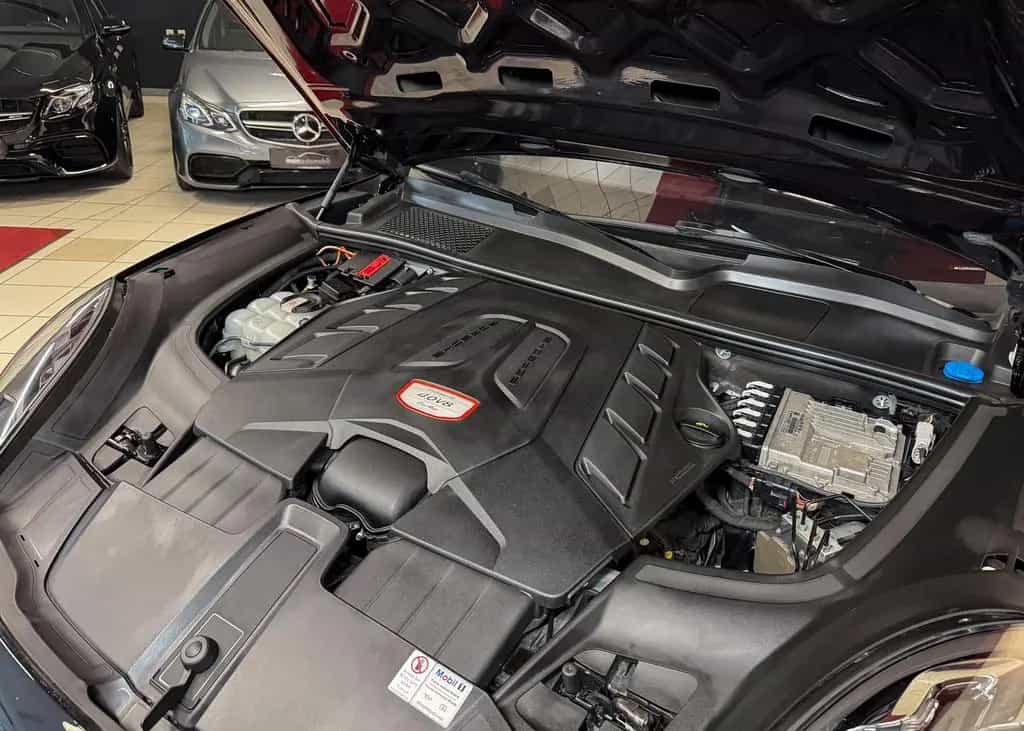 Porsche Cayenne Turbo MwSt.SportChrono PDCC PTV Burmeste 02/2018-photo-40