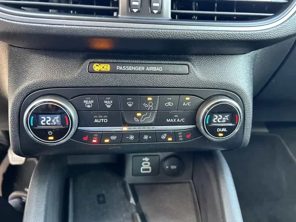 Ford Focus Turnier Cool & Connect 1.5 Ecoblue Klima N 11/2022-photo-18