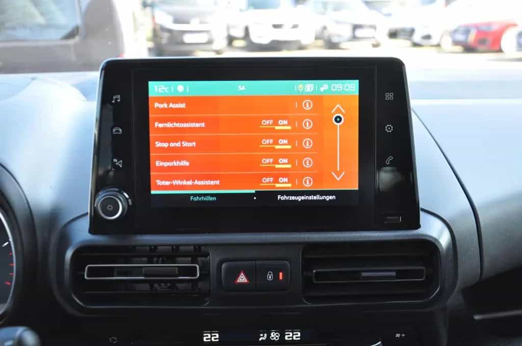 Citroën Berlingo XL Shine Aut. AHK-STANDHZ-HUD-230V-7Si. 01/2020-photo-24