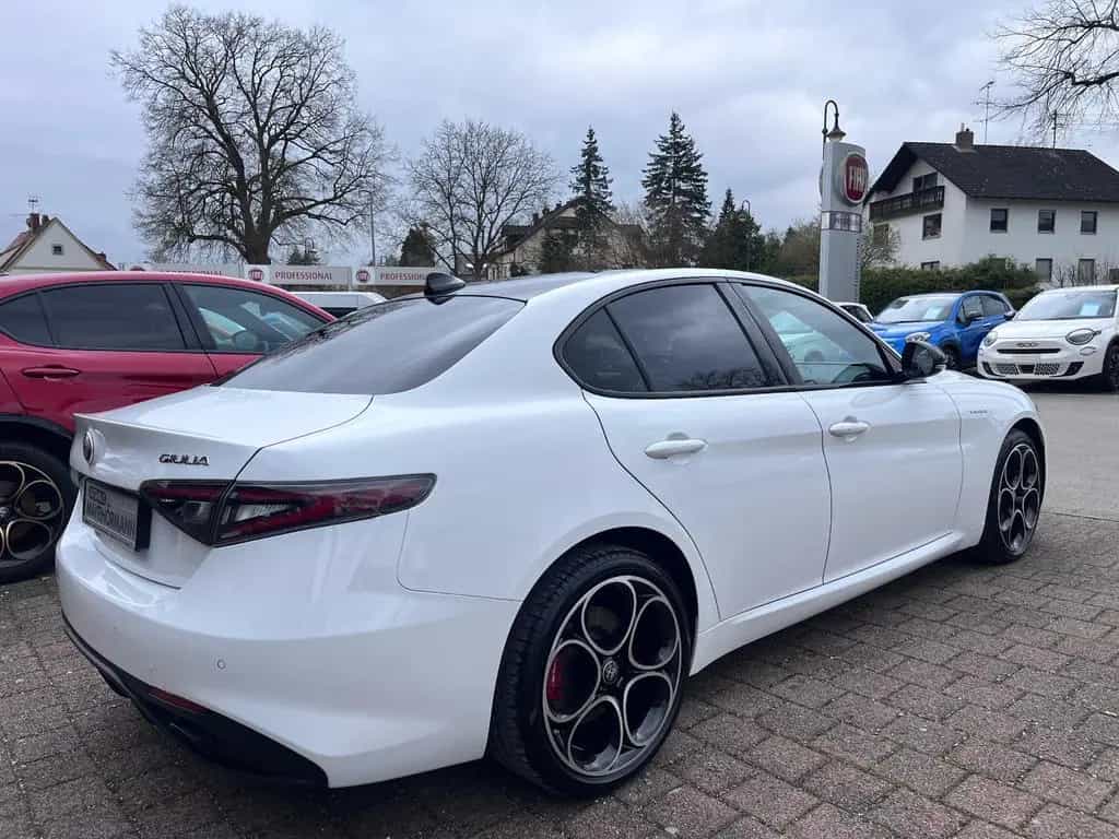 Alfa Romeo Giulia Veloce Q4 05/2024-photo-3