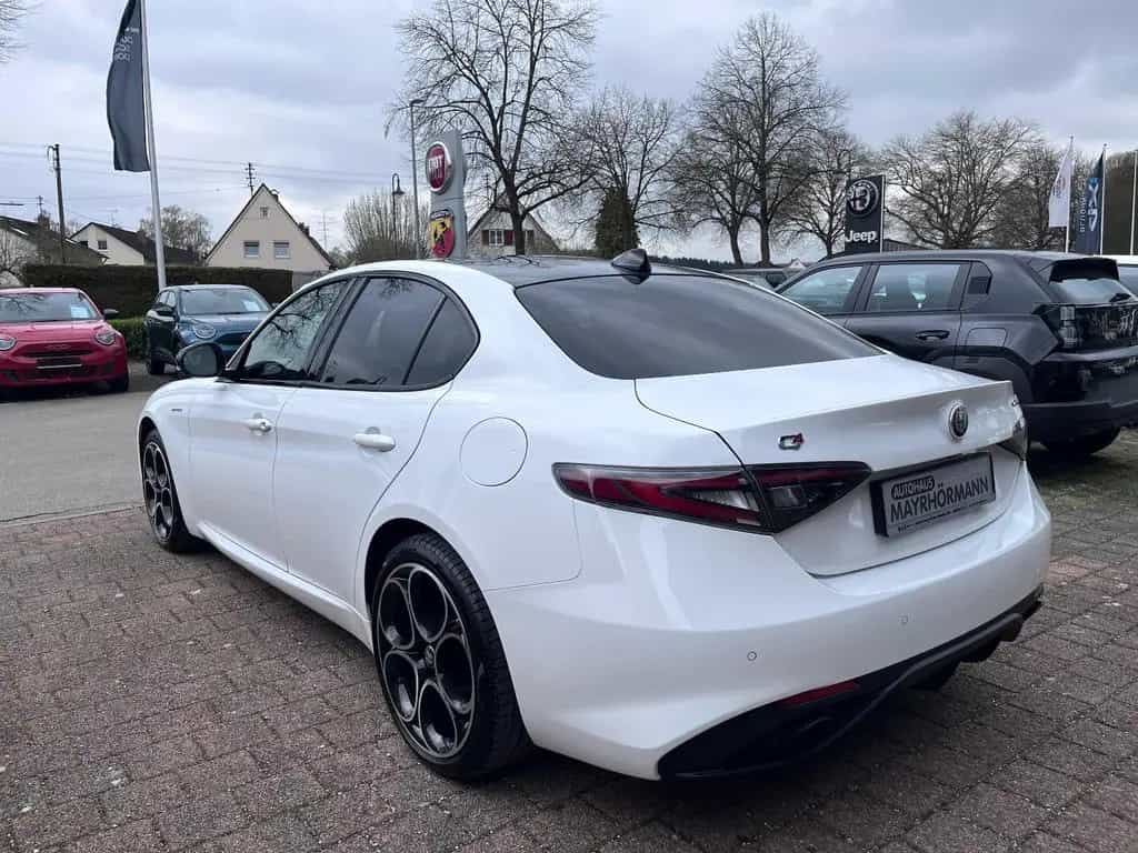 Alfa Romeo Giulia Veloce Q4 05/2024-photo-4