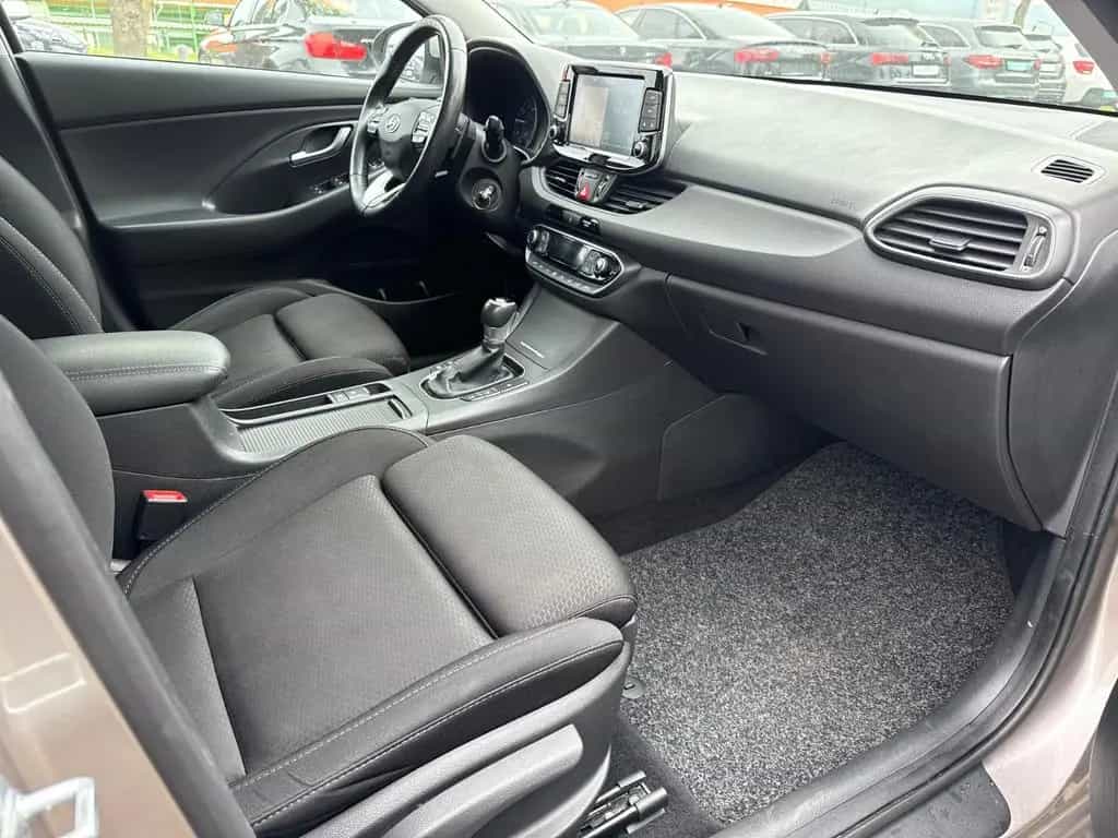 Hyundai i30 Fastback Style 03/2019-photo-12