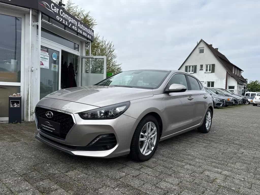 Hyundai i30 Fastback Style 03/2019-photo-2