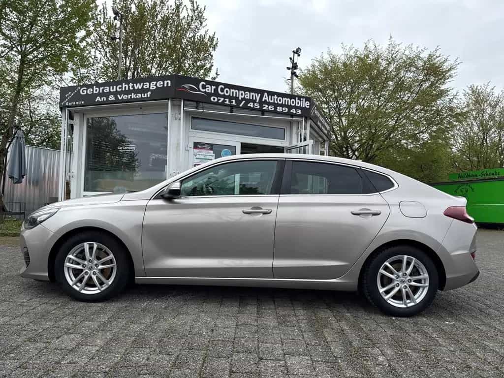 Hyundai i30 Fastback Style 03/2019-photo-3
