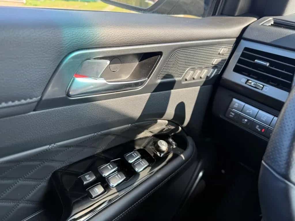 KGM Rexton 2.2 AWD AT Sapphire Leder+SHZ+LHZ+Kamera 04/2021-photo-16