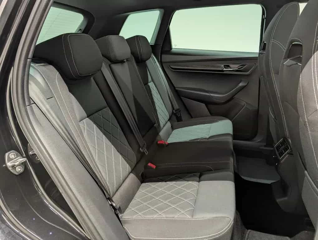 Skoda Karoq 4x4 Sportline Standhz/AHK/Pano/DCC/Canton 06/2019-photo-9