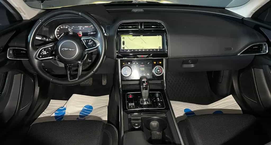 Jaguar XE S AWD Neues Modell, LED, Kamera, Navi 01/2020-photo-10