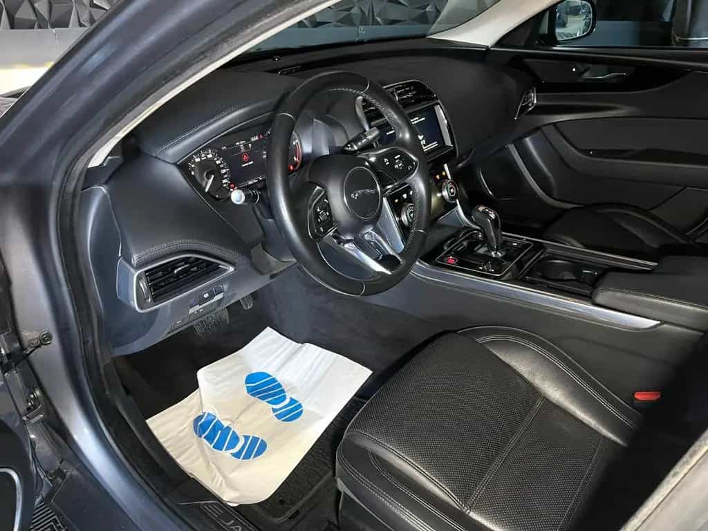 Jaguar XE S AWD Neues Modell, LED, Kamera, Navi 01/2020-photo-12