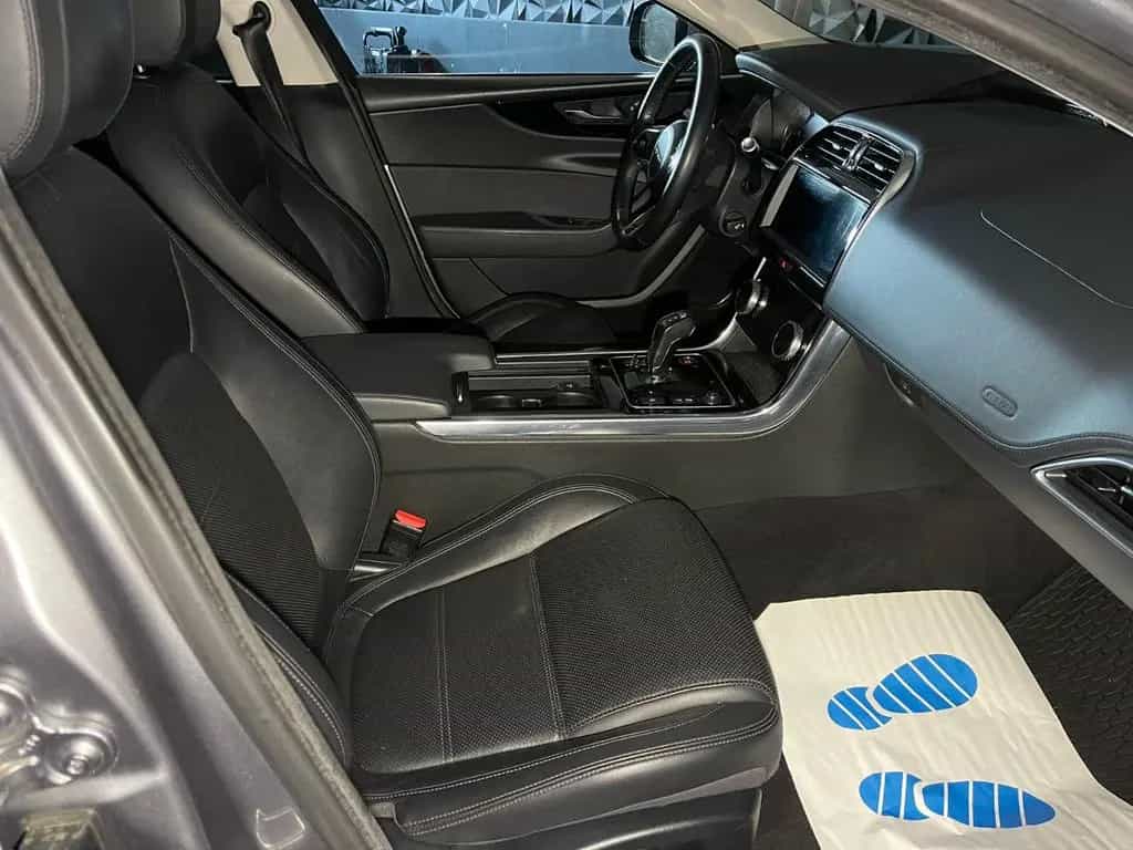 Jaguar XE S AWD Neues Modell, LED, Kamera, Navi 01/2020-photo-15