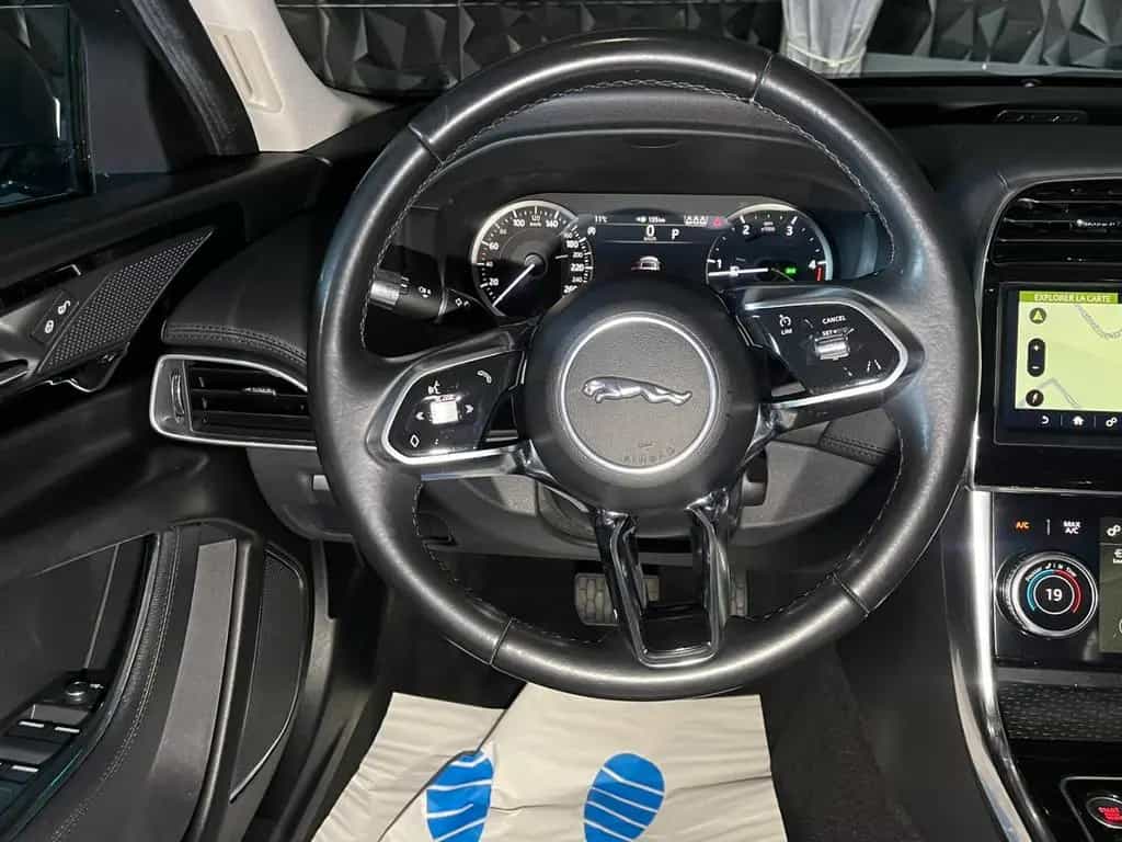 Jaguar XE S AWD Neues Modell, LED, Kamera, Navi 01/2020-photo-8