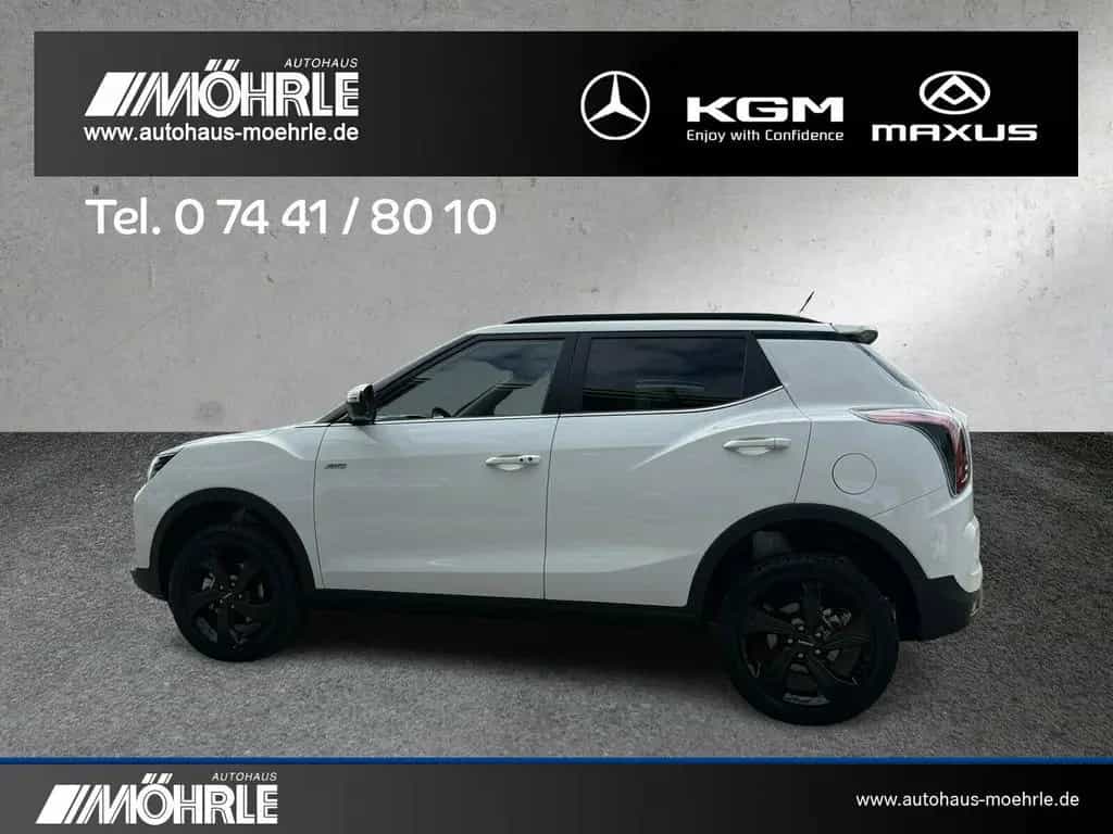 KGM Tivoli 1.5 P Nomad Plus 4WD Sondermodell LED null-photo-2