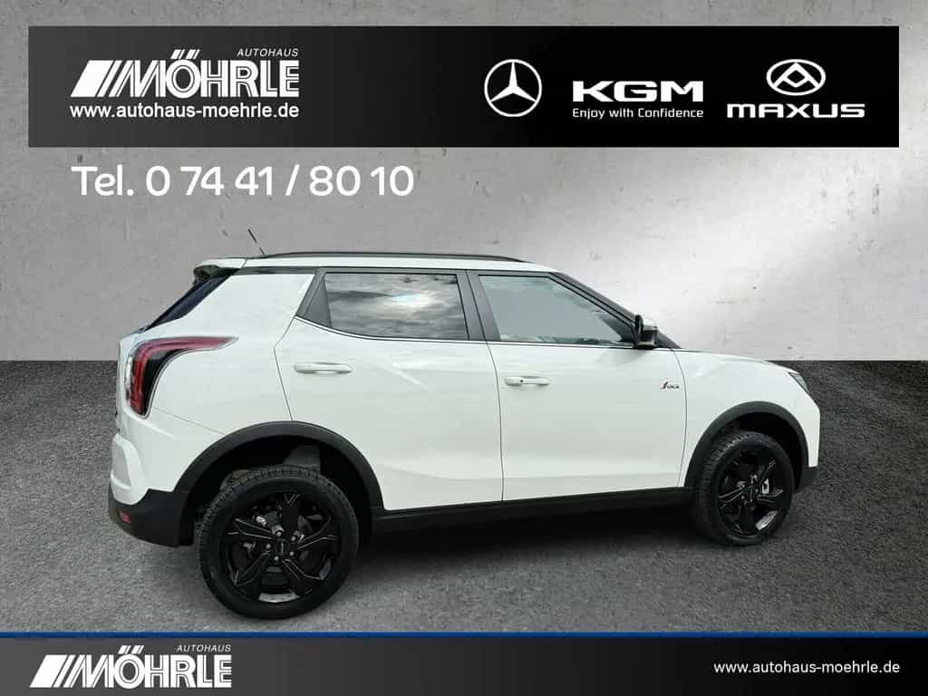 KGM Tivoli 1.5 P Nomad Plus 4WD Sondermodell LED null-photo-4
