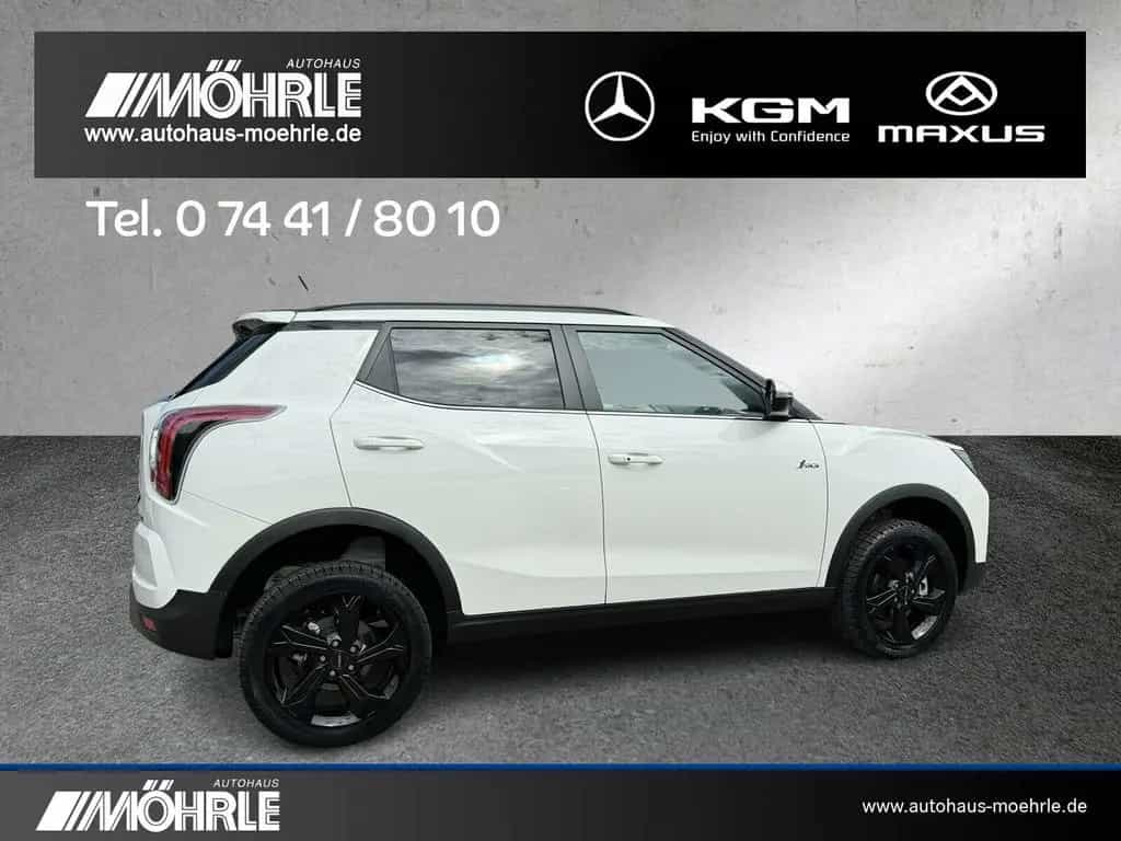 KGM Tivoli 1.5 P Nomad Plus 4WD Sondermodell LED null-photo-3