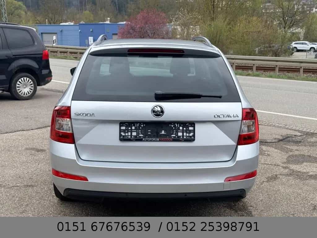Skoda Octavia Combi Ambition JOY TÜV NEU PDC SHZ 03/2017-photo-9