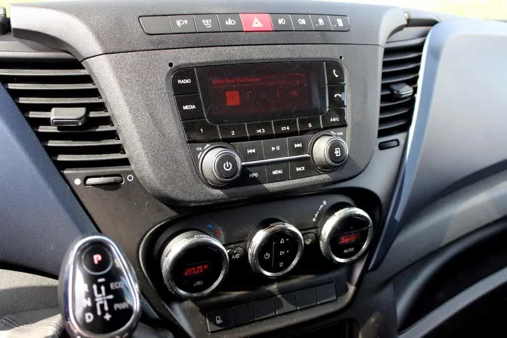 Iveco Daily 3.0HPI Automatik HKa 35 S 3520 3-SITZ AHK 04/2018-photo-10
