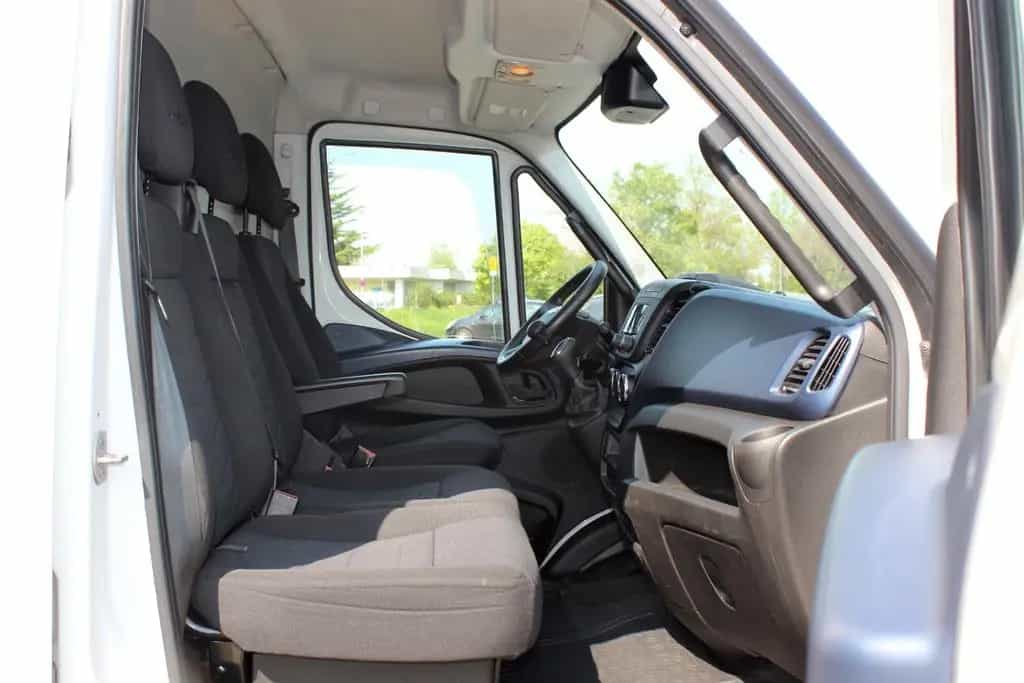 Iveco Daily 3.0HPI Automatik HKa 35 S 3520 3-SITZ AHK 04/2018-photo-12
