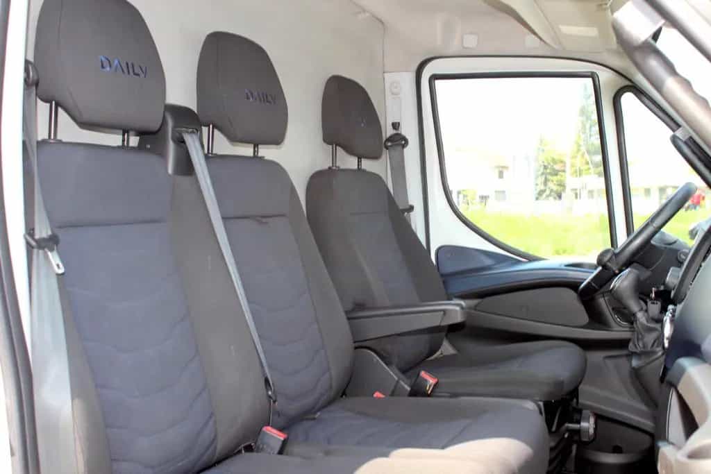 Iveco Daily 3.0HPI Automatik HKa 35 S 3520 3-SITZ AHK 04/2018-photo-13