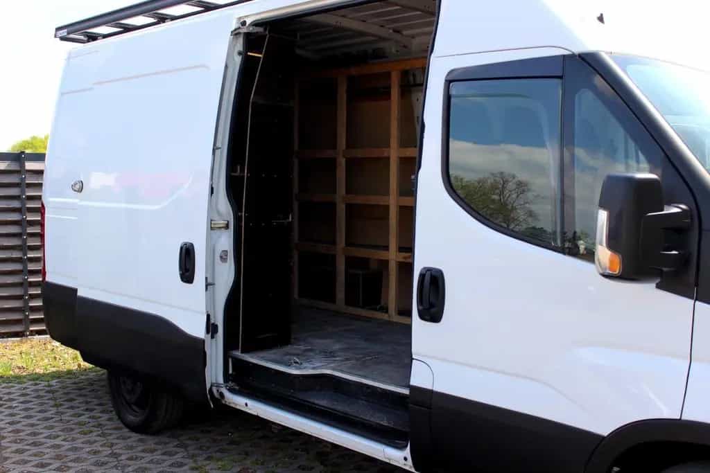 Iveco Daily 3.0HPI Automatik HKa 35 S 3520 3-SITZ AHK 04/2018-photo-16