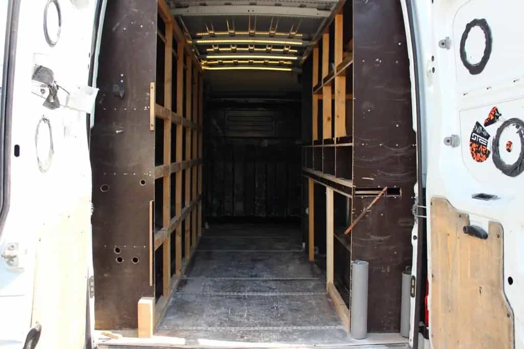Iveco Daily 3.0HPI Automatik HKa 35 S 3520 3-SITZ AHK 04/2018-photo-19