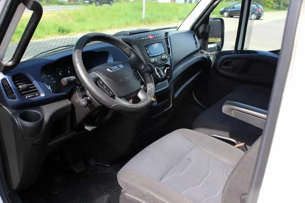 Iveco Daily 3.0HPI Automatik HKa 35 S 3520 3-SITZ AHK 04/2018-photo-6