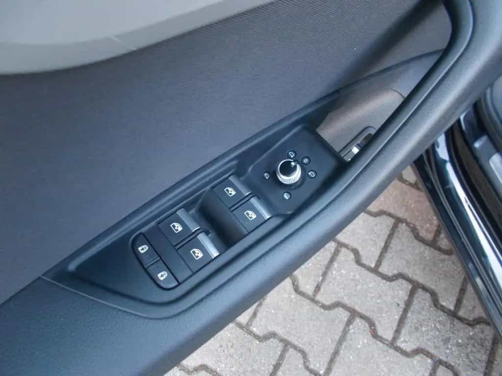 Audi A4 Avant 35 TFSI * DSG * NAVI * LED * Allwetter 08/2022-photo-8