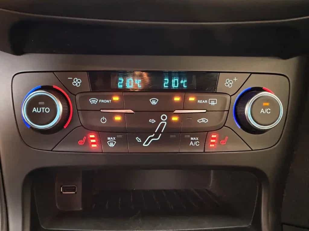 Ford Focus Turnier ST-Line AUT+LED+NAVI+19"ALU 09/2018-photo-13