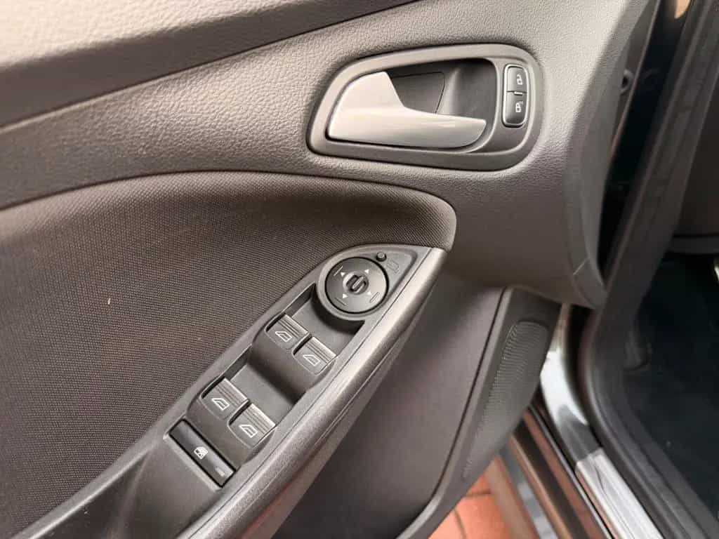 Ford Focus Turnier ST-Line AUT+LED+NAVI+19"ALU 09/2018-photo-17