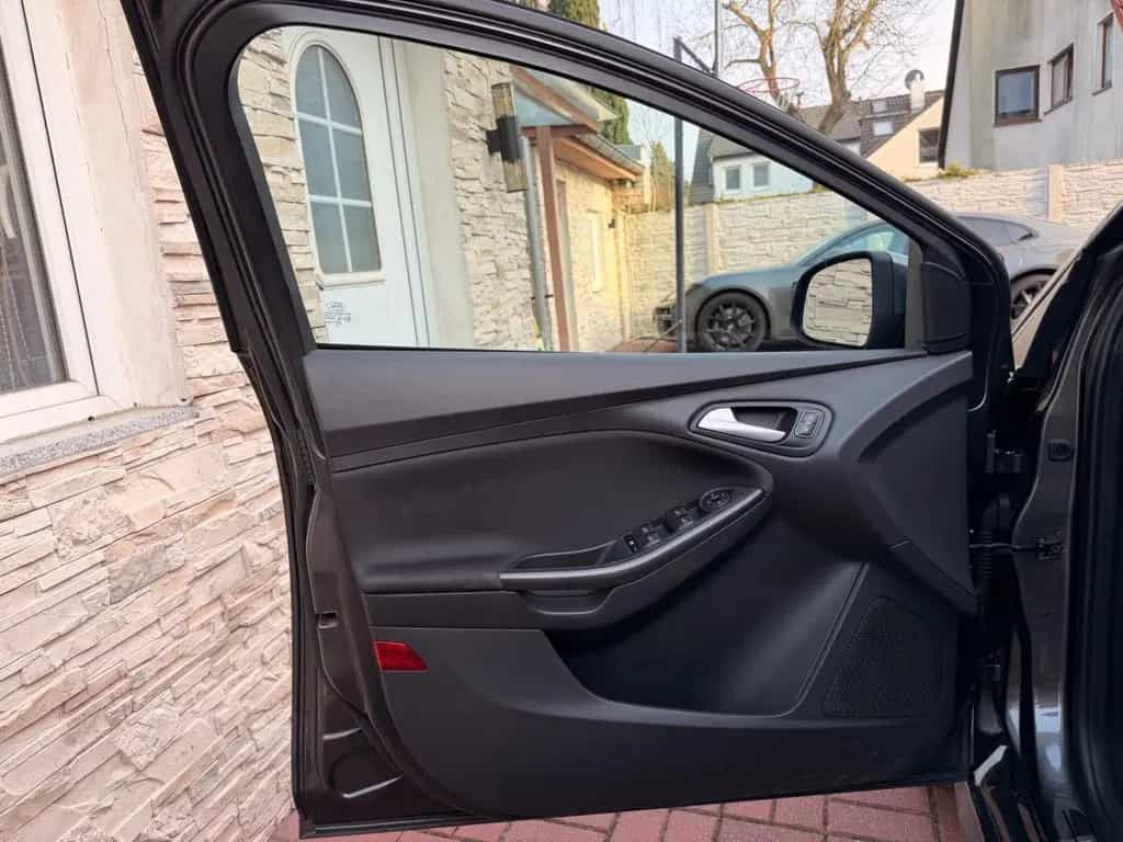 Ford Focus Turnier ST-Line AUT+LED+NAVI+19"ALU 09/2018-photo-18