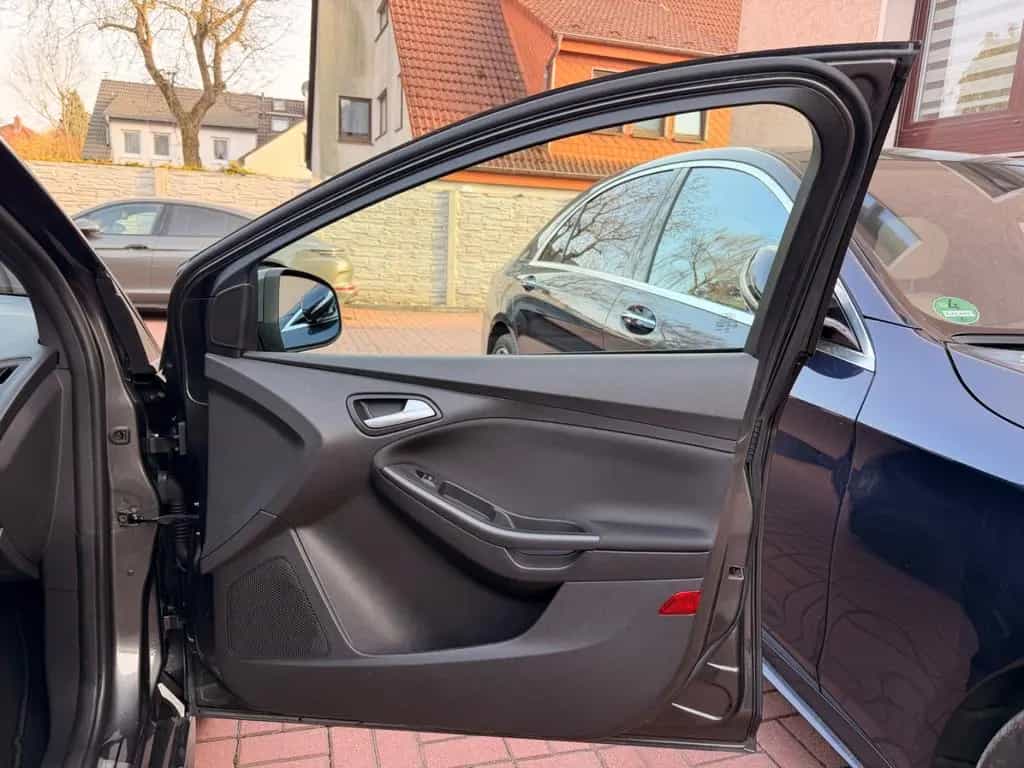 Ford Focus Turnier ST-Line AUT+LED+NAVI+19"ALU 09/2018-photo-20