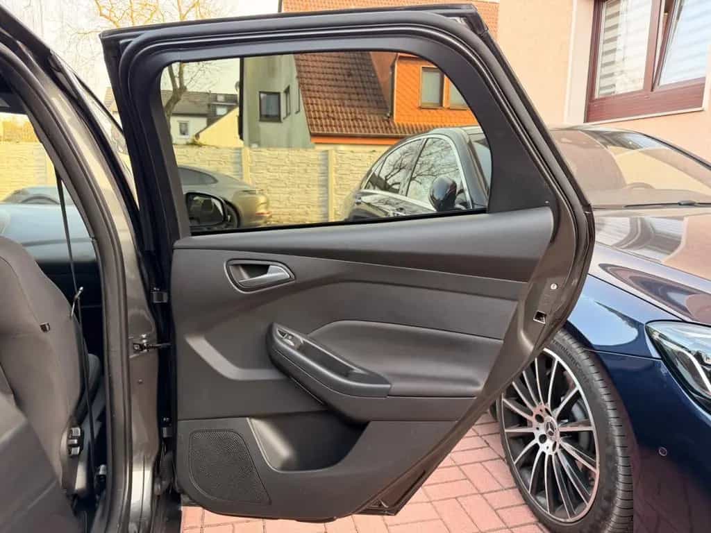 Ford Focus Turnier ST-Line AUT+LED+NAVI+19"ALU 09/2018-photo-22