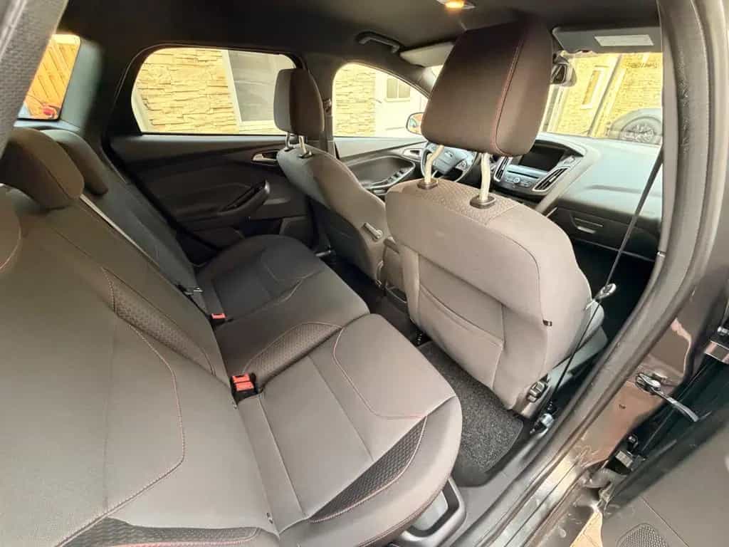 Ford Focus Turnier ST-Line AUT+LED+NAVI+19"ALU 09/2018-photo-23