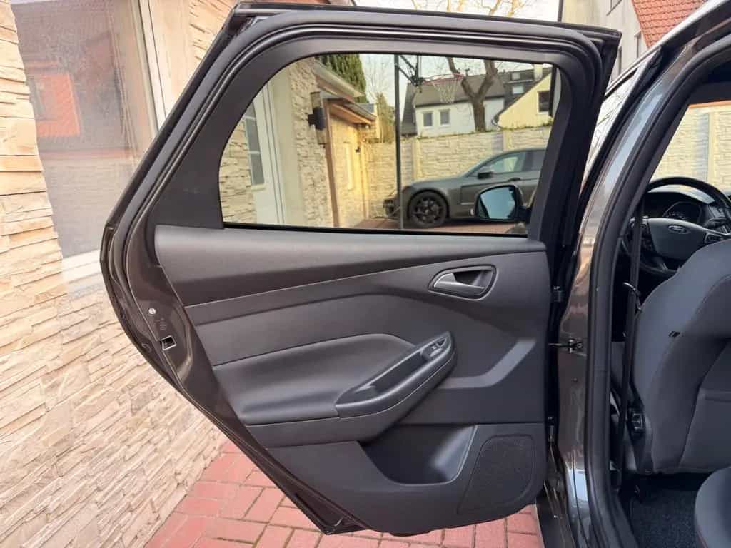 Ford Focus Turnier ST-Line AUT+LED+NAVI+19"ALU 09/2018-photo-24
