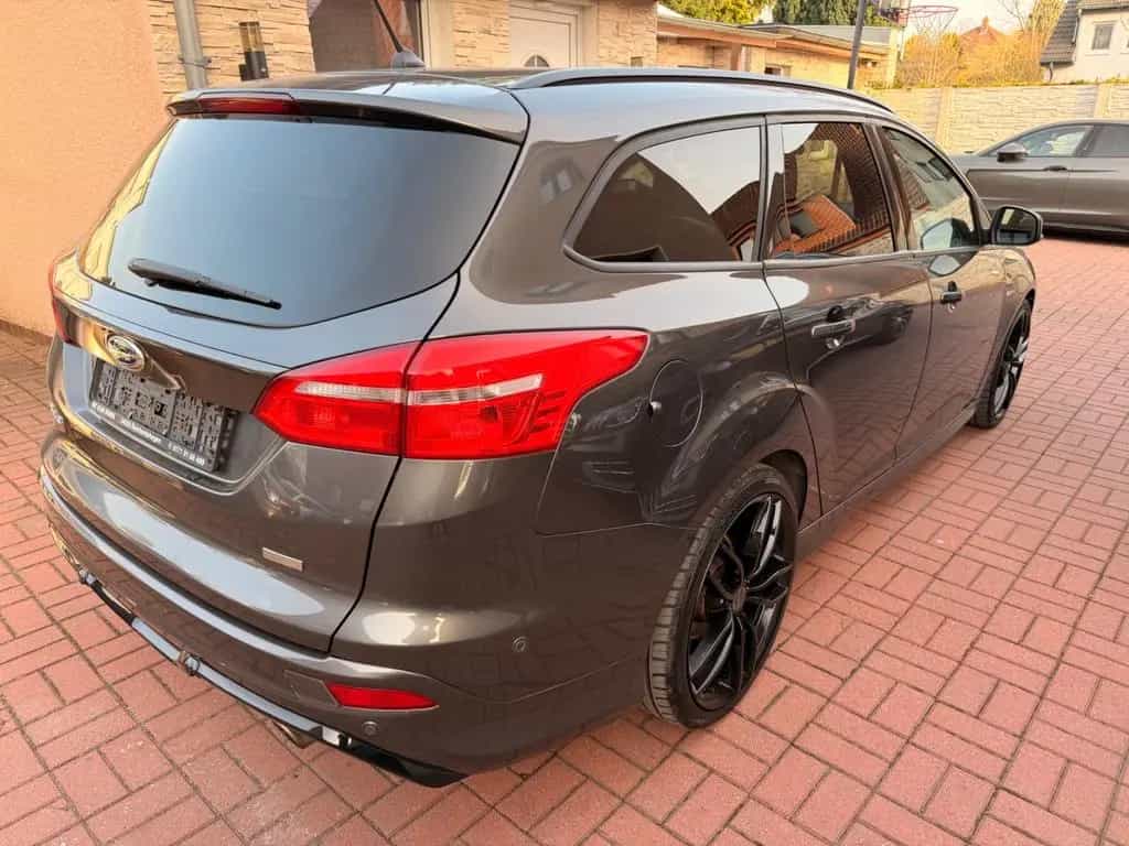 Ford Focus Turnier ST-Line AUT+LED+NAVI+19"ALU 09/2018-photo-3
