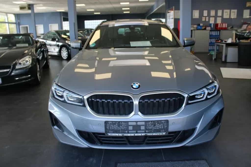BMW 3 Series 320 320d Touring Aut. - 1.HAND - 11/2022-photo-1