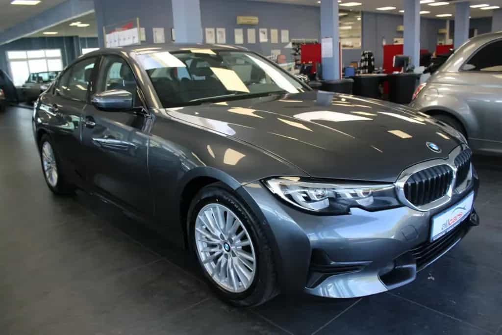 BMW 320 320d Aut. Sport Line 02/2022-photo-0