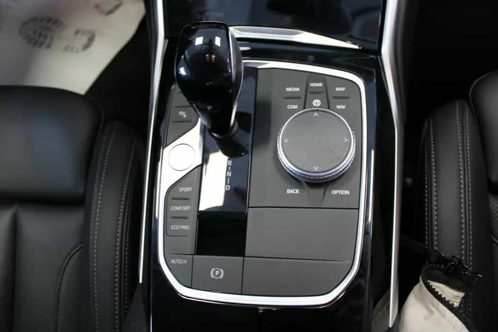 BMW 320 320d Aut. Sport Line 02/2022-photo-11