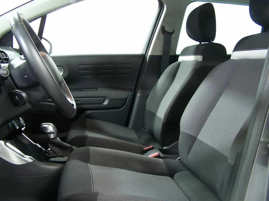 Citroën C3 Aircross PureTech 130 Plus AUTOM+PDC 06/2024-photo-6