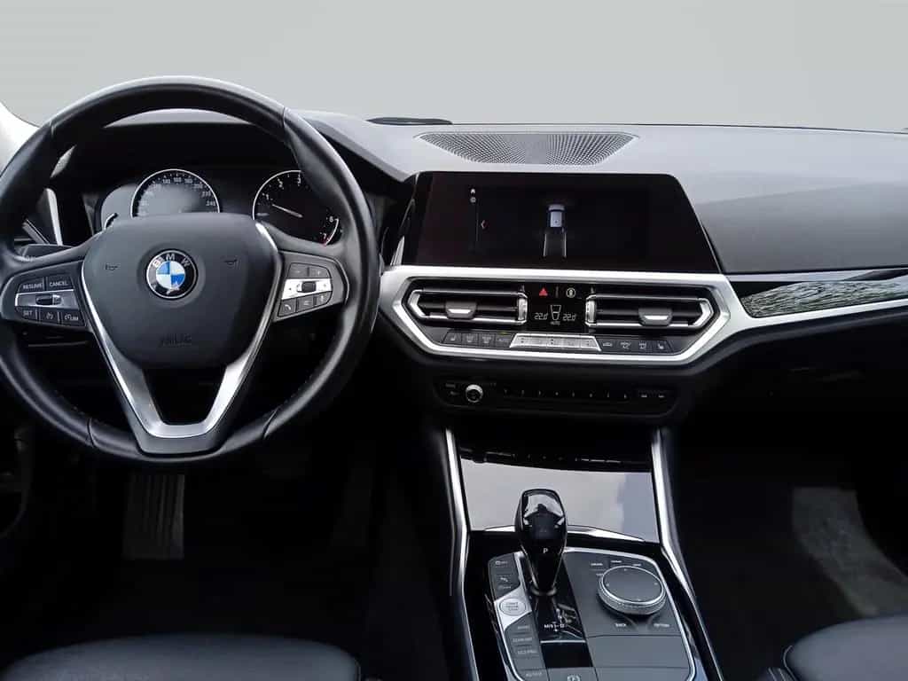 BMW 320 i Sport Line Touring  Aut.  SHZG+TEMPOMAT+NA 01/2020-photo-14