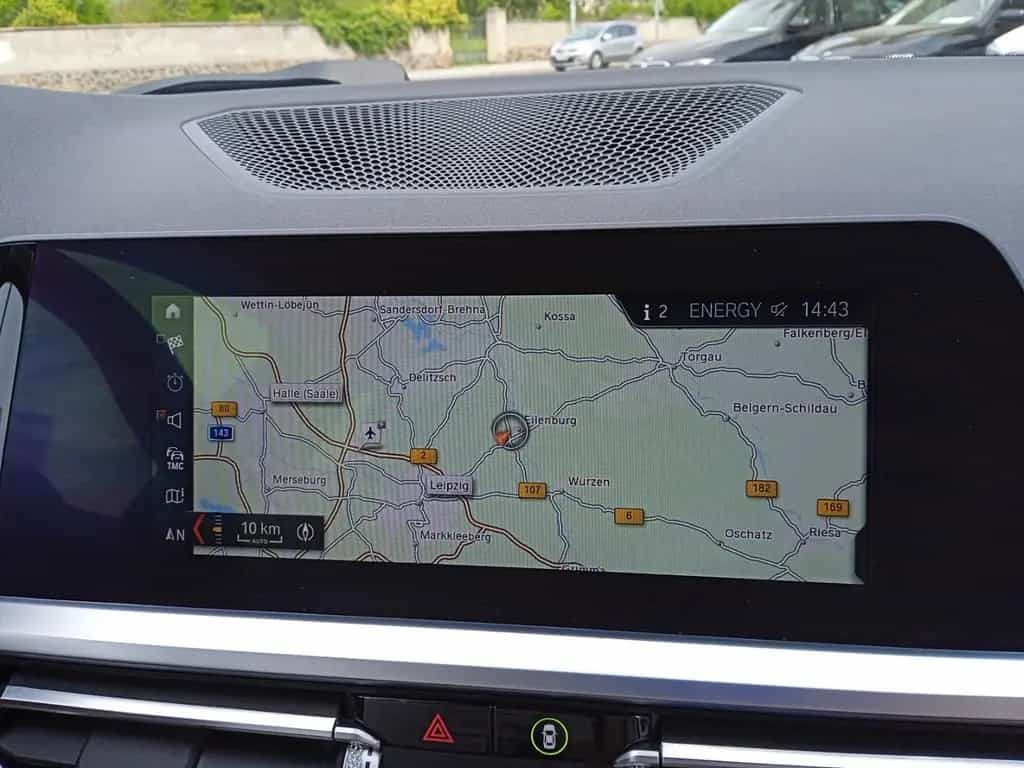 BMW 320 i Sport Line Touring  Aut.  SHZG+TEMPOMAT+NA 01/2020-photo-18