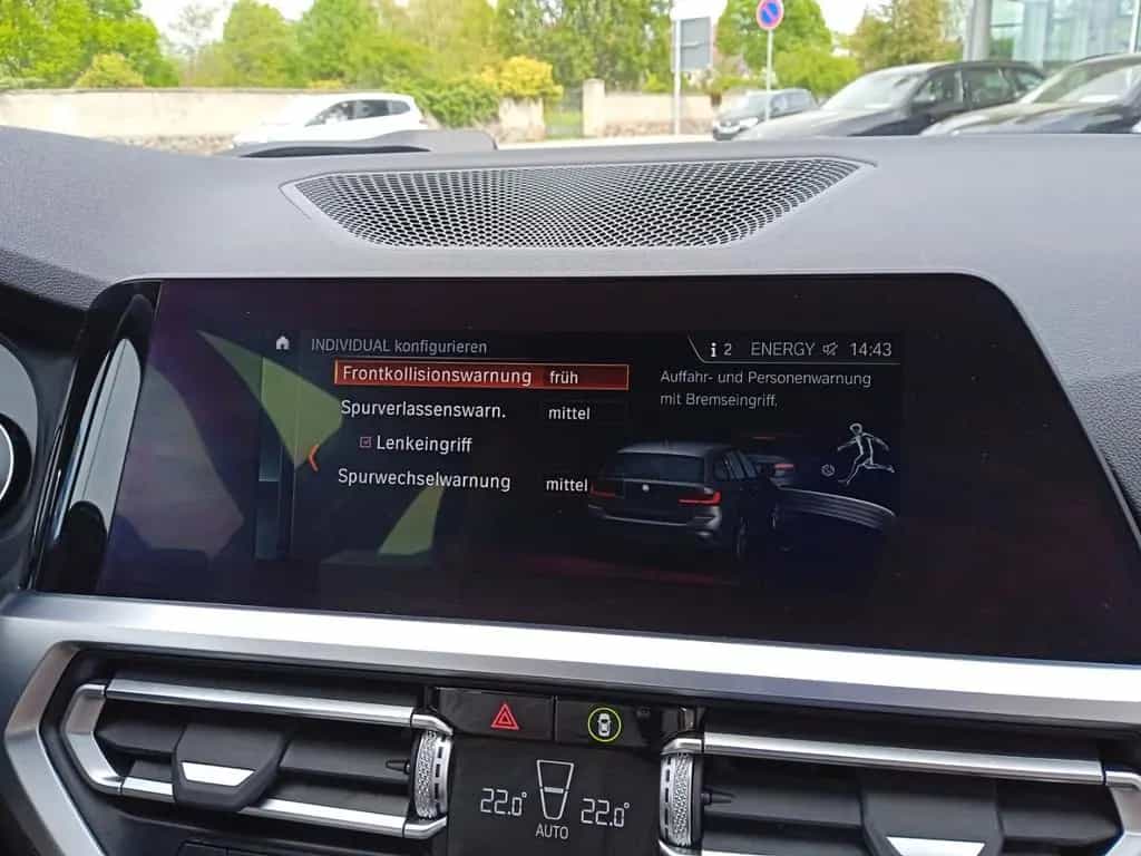 BMW 320 i Sport Line Touring  Aut.  SHZG+TEMPOMAT+NA 01/2020-photo-19